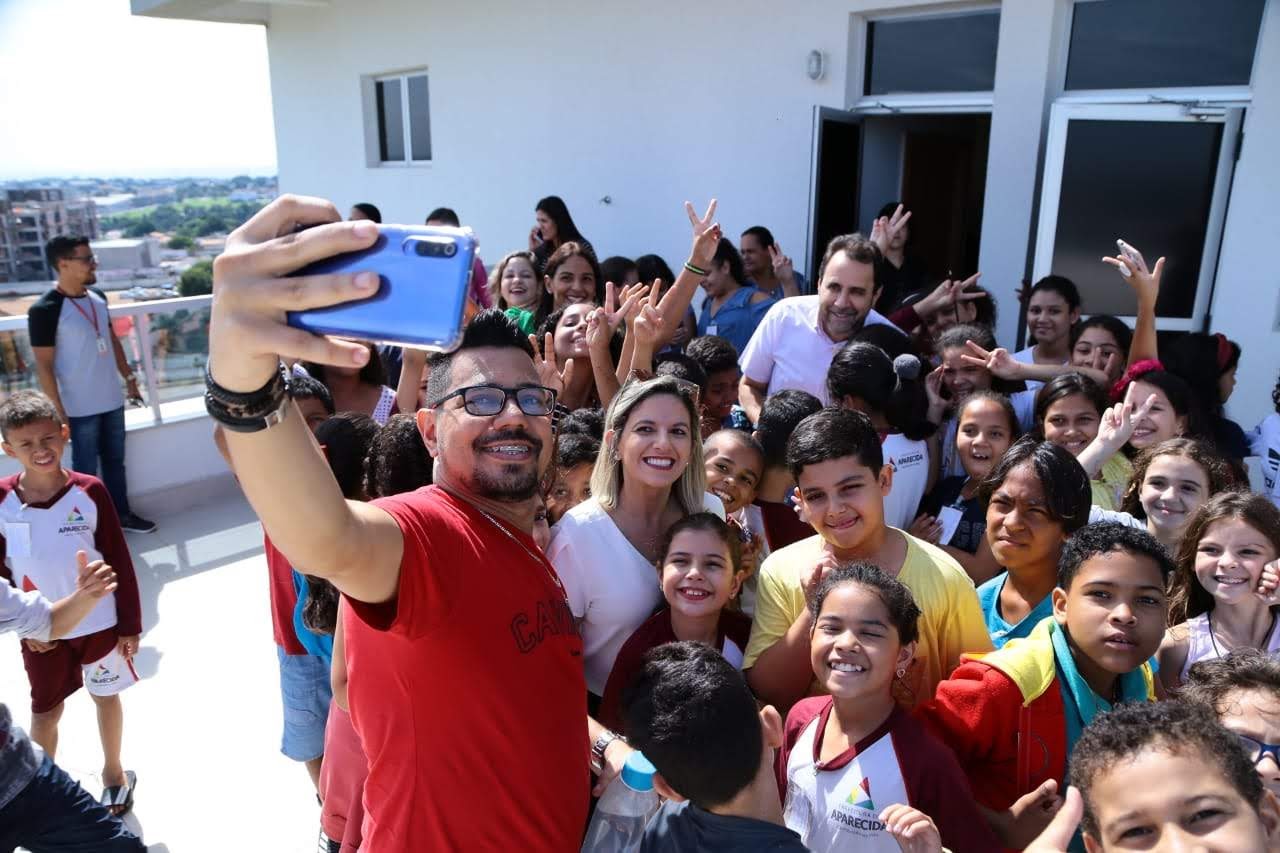 Em meio à pandemia, alunos de Aparecida lançam coletânea literária