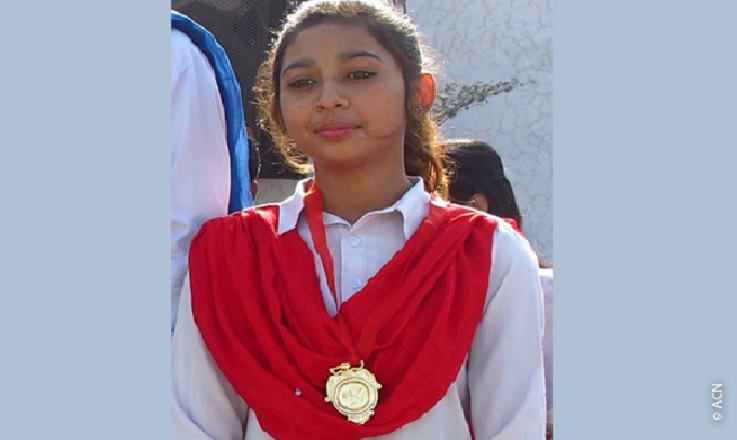 Menina de 14 anos pede asilo após ser raptada para casar com homem de 45