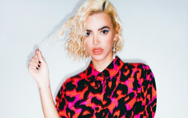 Manu Gavassi ganha prêmio 'Melhor influenciadora' no People's Choice Awards