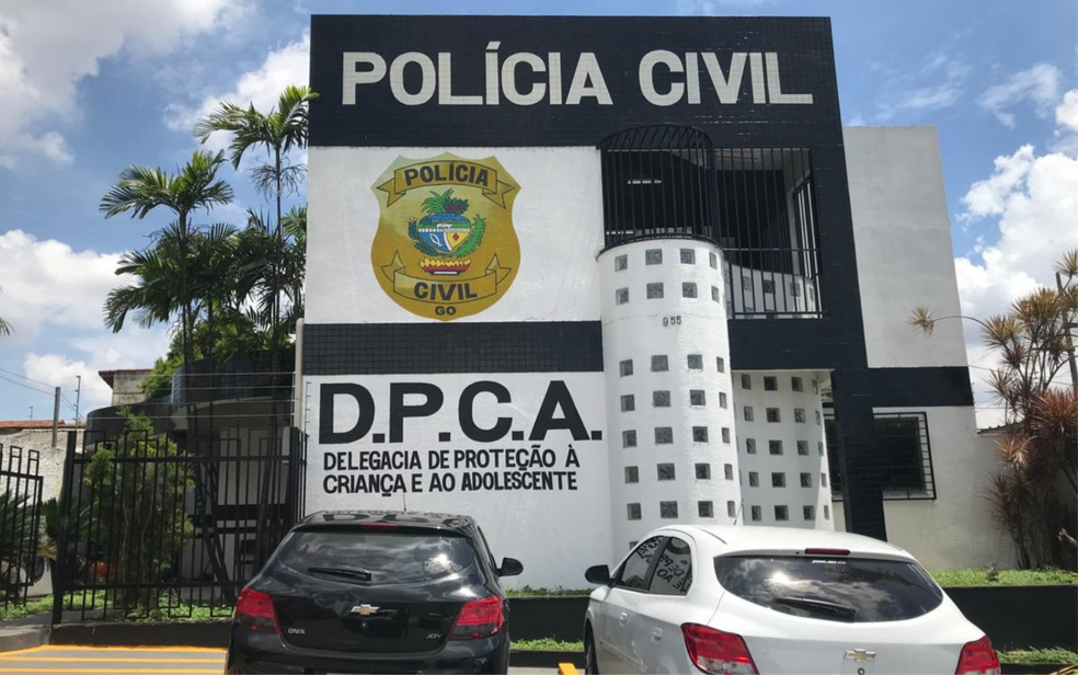 Mulher é presa suspeita de explorar sexualmente duas adolescentes, em Goiânia