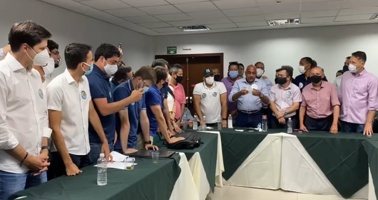 Rogério Cruz se emociona ao dedicar vitória a Maguito