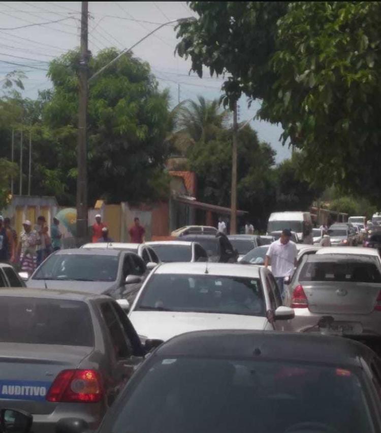 Avenida principal da cidade está tomada pela movimentação provocada pelo evento (Foto: Leitora Mais Goiás)
