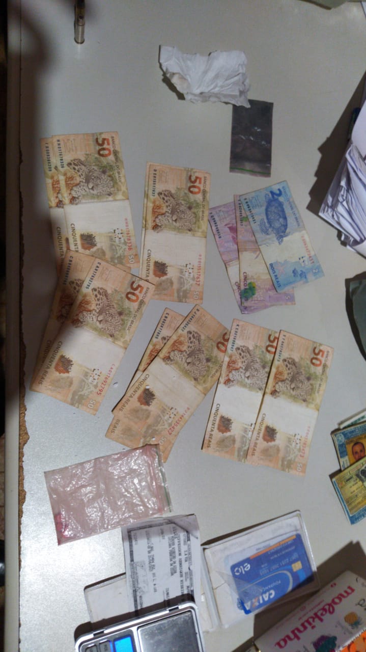 Homem é preso com mais de 300 comprimidos de ecstasy, em Ceres