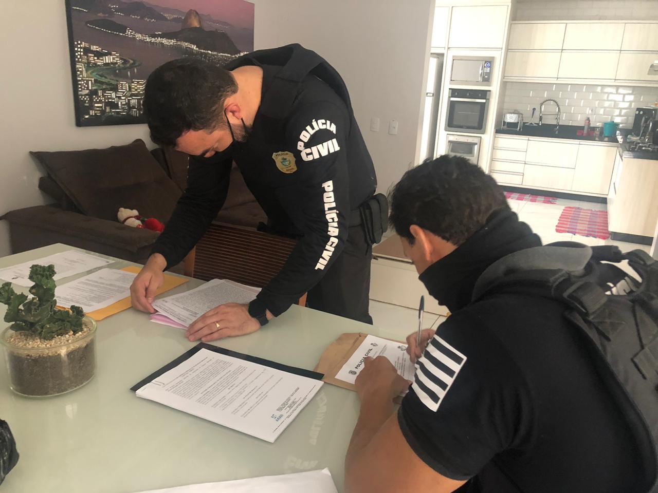 A Polícia Civil deflagrou a Operação Metal Granulado para investigar suposto desvio de recurso público na cidade de Barro Alto. (Foto: divulgação/Polícia Civil)