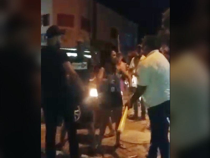 Pedaços de guariroba foram usados para atacar pessoas em Goiás (Foto: reprodução)