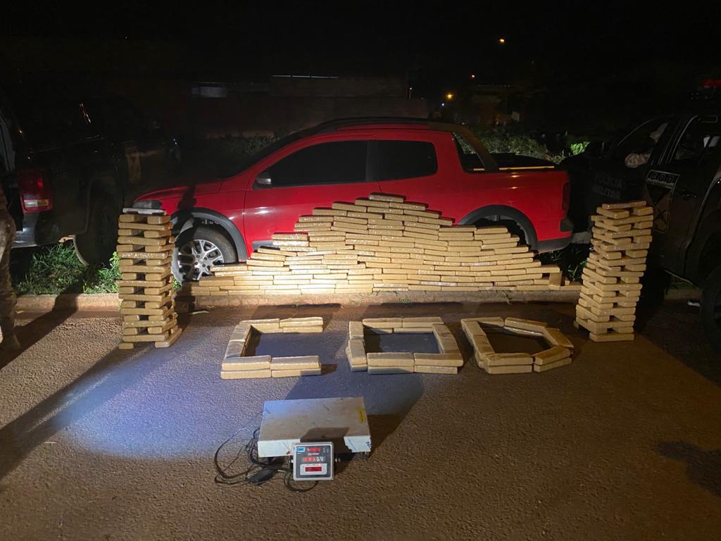 PM apreende 500 quilos de maconha e prende cinco suspeitos por tráfico de drogas