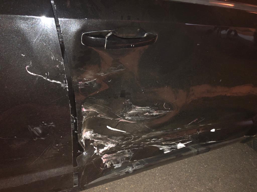 Colisão entre carro e moto deixa jovem gravemente ferido em Goiânia