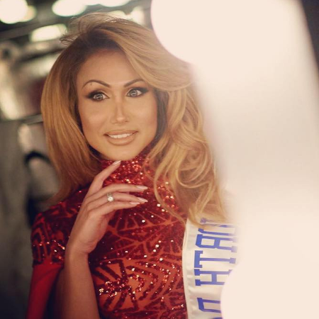 A modelo e miss transgênero Yunieski Carey Herrera foi assassinada nesta semana a facadas no condomínio onde morava, em Miami (EUA). (Foto: reprodução)