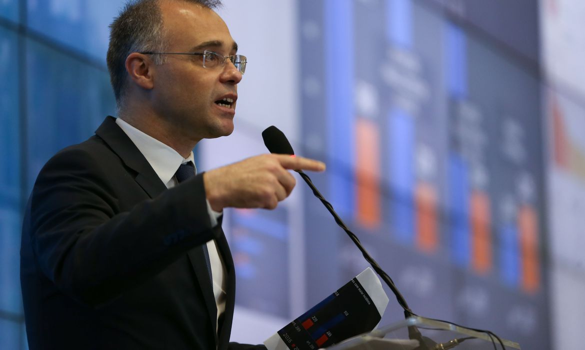 O ministro da Justiça e Segurança Pública, André Mendonça, foi diagnosticado com covid-19. (Foto: Fabio Rodrigues/Agência Brasil)