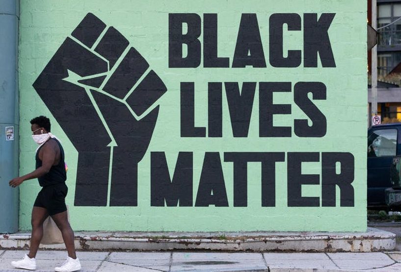 “Me senti humilhada e ofendida, principalmente por ter muitas pessoas lá” relata a vítima que sofreu injuria racial em um hipermercado de Goiânia