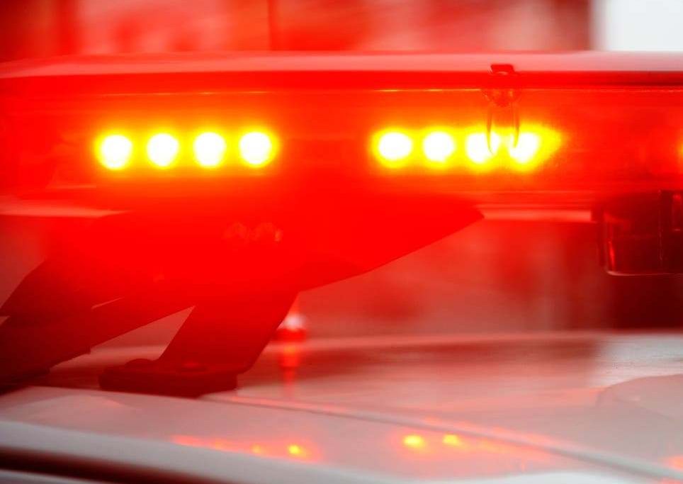 A Polícia Civil apreendeu um adolescente suspeito de ameaçar atacar uma escola de Goiânia e prendeu seu pai por ilegal de arma de fogo nesta segunda-feira (17