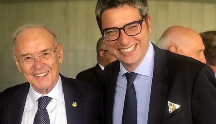 Senado: suplente de Arolde de Oliveira, morto por covid-19, toma posse