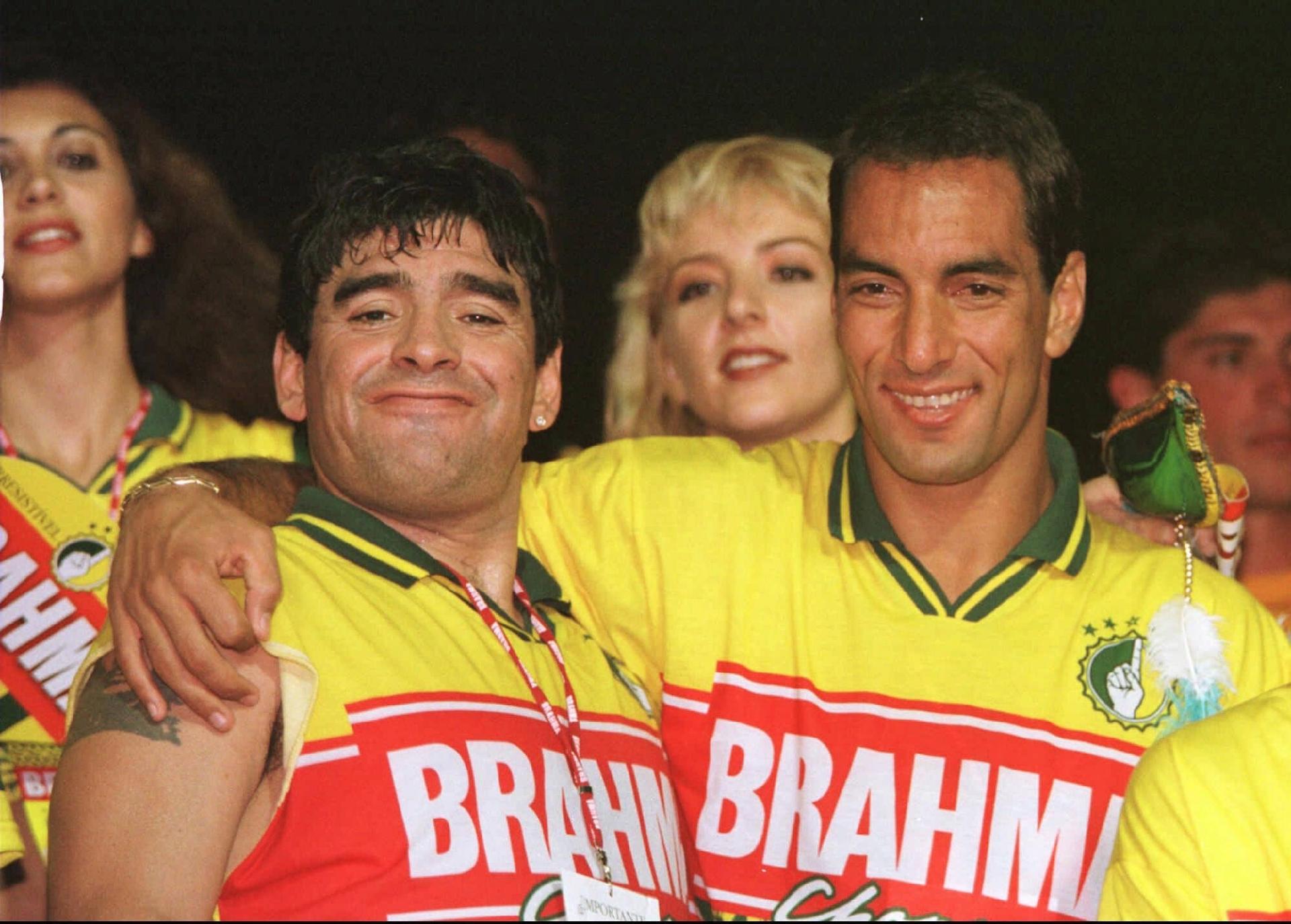 Maradona e Edmundo no carnaval do Rio de Janeiro (Foto: Divulgação)