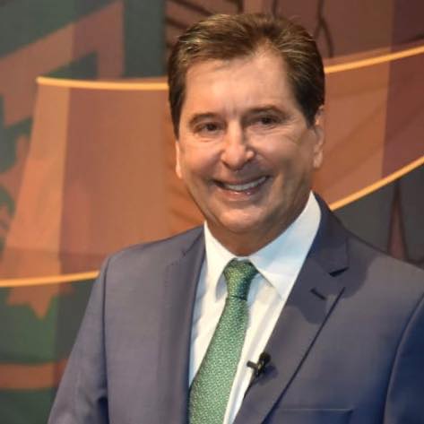 Cortejo com o corpo de Maguito sai de São Paulo por volta das 13h