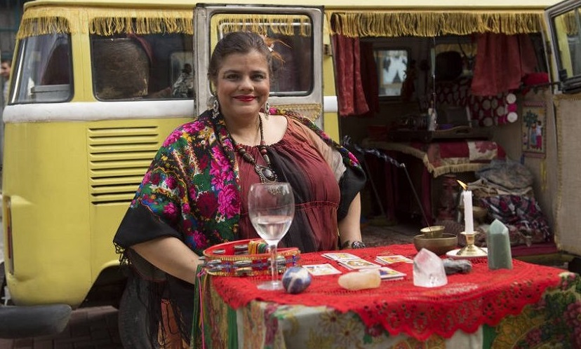 Com Covid, atriz Christina Rodrigues aguarda vaga em CTI há três dias