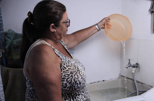 Número de reclamações por falta de água cresceu 31% em São Paulo (Foto: Jardiel Carvalho / Folhapress)