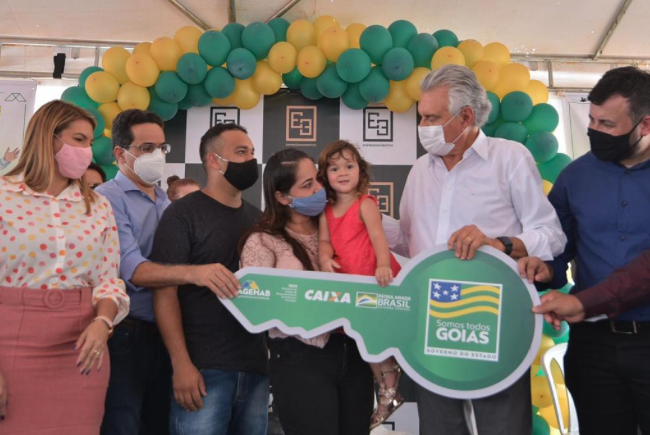 Governador Ronaldo Caiado (DEM) em solenidade de entrega de moradias