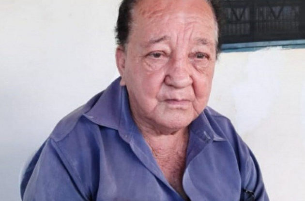 Waldemar tocava violão com o cantor Leonardo (Foto cedida ao Correio Braziliense)