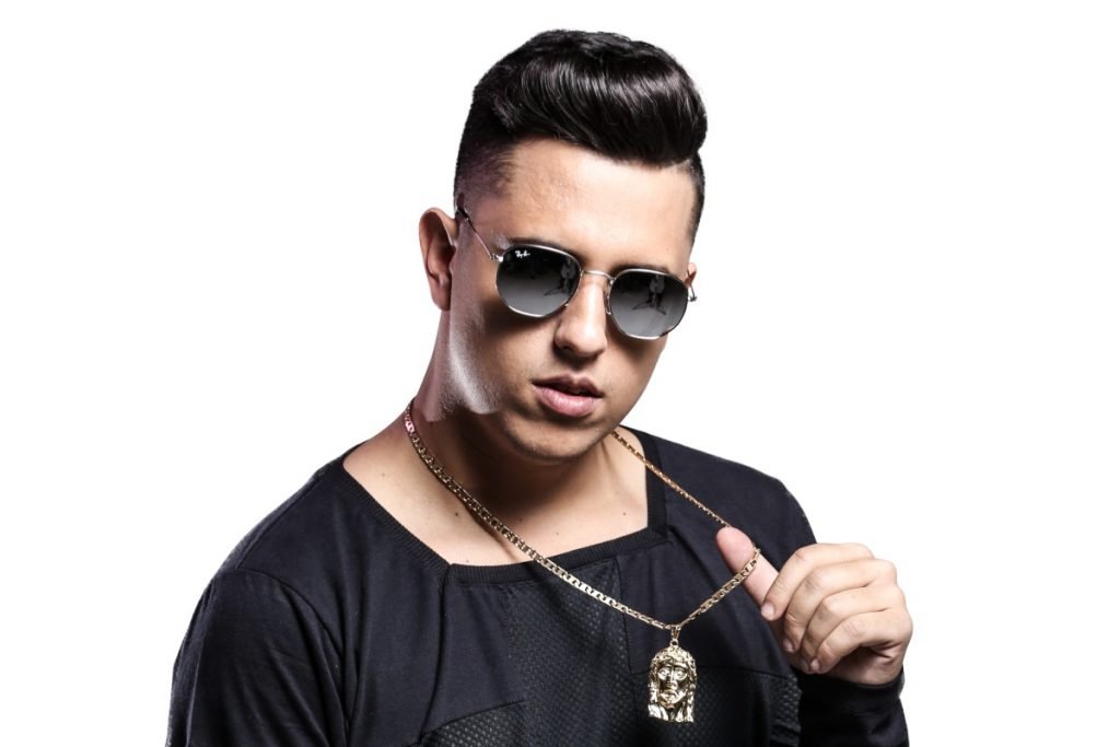 "Não passa de um mal-entendido", diz defesa de cantor suspeito de tráfico