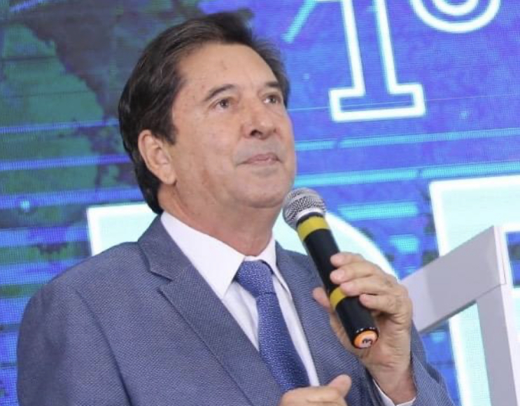 Maguito segue estável, com alguns períodos de despertar, diz boletim médico