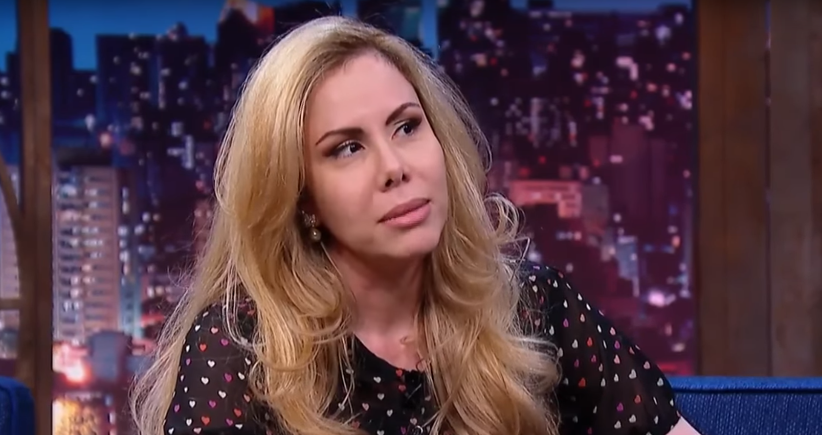 pastora Sarah Sheeva critica Anitta por uso do corpo: 'Volte logo para Jesus'