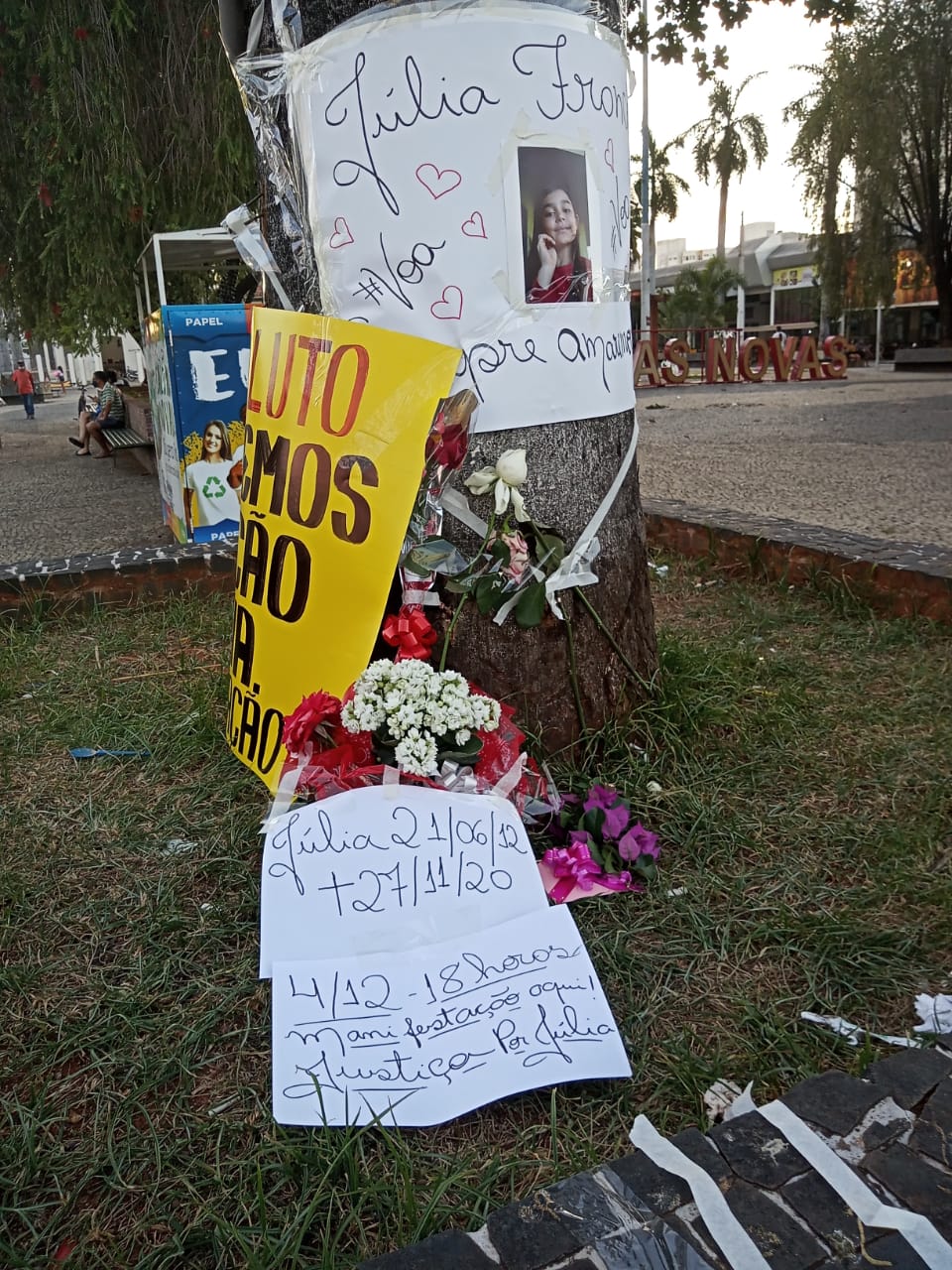 Moradores prestam homenagens à Júlia e pedem Justiça pela morte da criança