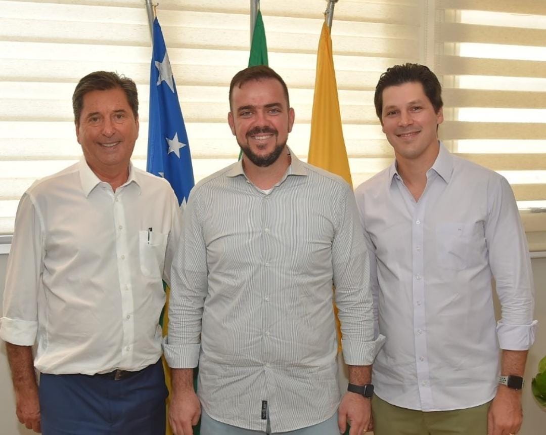 Gustavo Mendanha ao lado de Maguito e Daniel Vilela (Foto: divulgação)