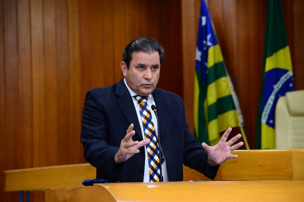 Vereador critica a possibilidade de um projeto que aumenta vagas na Câmara