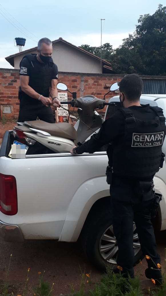 Uma das motocicletas apreendidas (Foto: divulgação/PC)