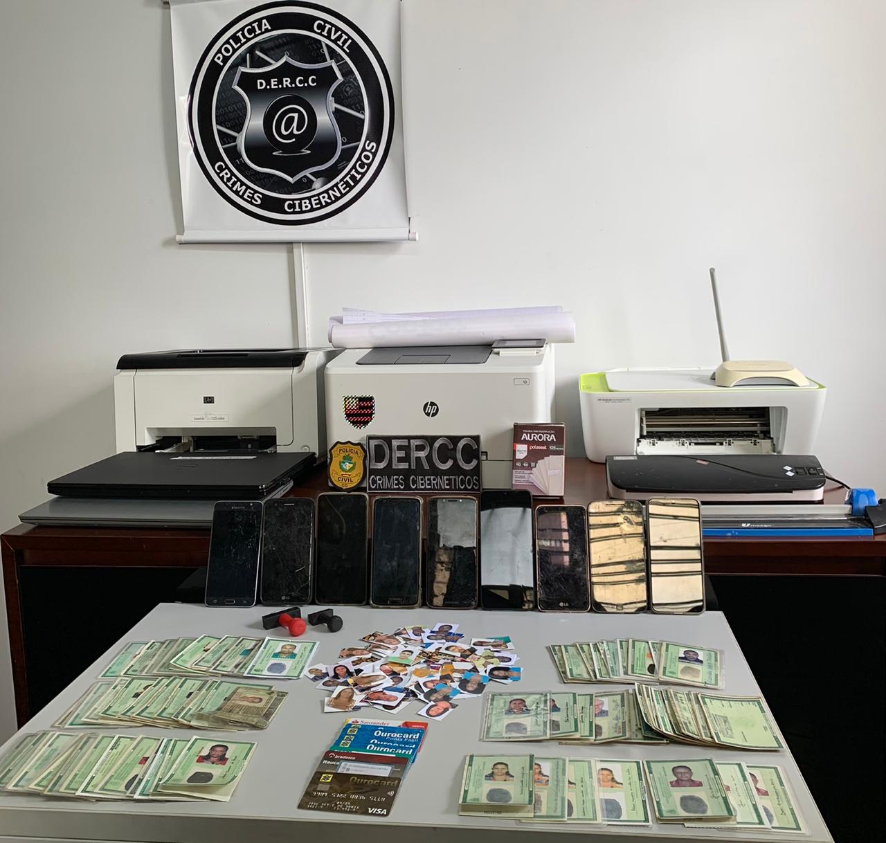 Polícia prende dupla de Imperatriz (MA) que falsificava documentos, em Goiás