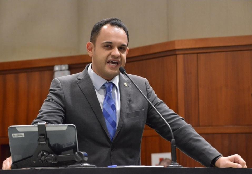 Com Covid em alta, parlamentares goianos relutam contra o uso de máscaras