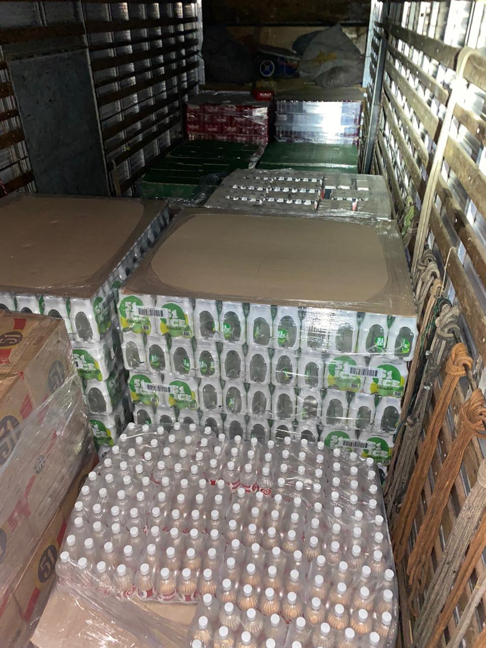 Policiais apreendem diversas mercadorias sem notas fiscais no Leste de Goiás (Foto: divulgação/COD)