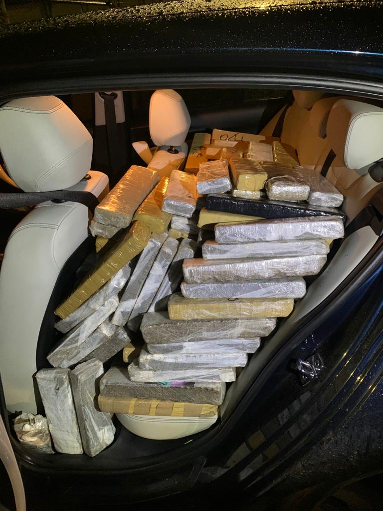 Policiais apreendem R$ 1,2 milhões em maconha em Caldas Novas