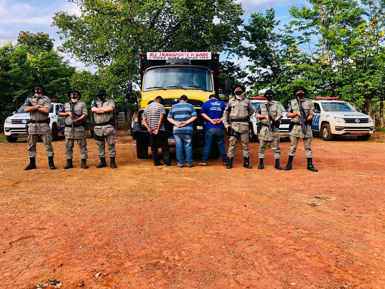 Suspeitos de furtos de gados ordenado de dentro do presídio são presos