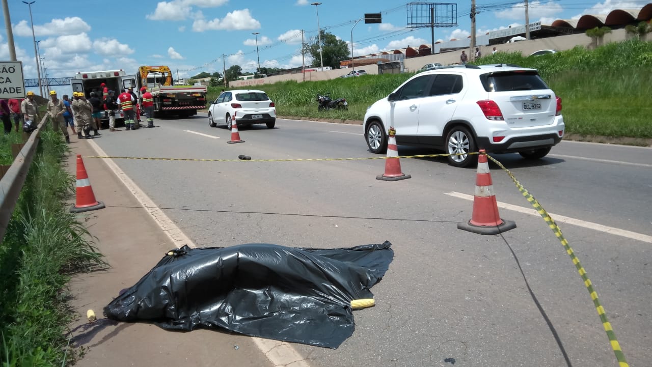 Idoso é atropelado e morre na BR-153, em Goiânia - motocicleta