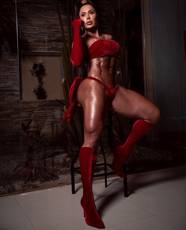 Gracyanne Barbosa e Belo fazem ensaio natalino sexy; confira as imagens Gracyanne Barbosa belo fotos ensaio natalino sexy