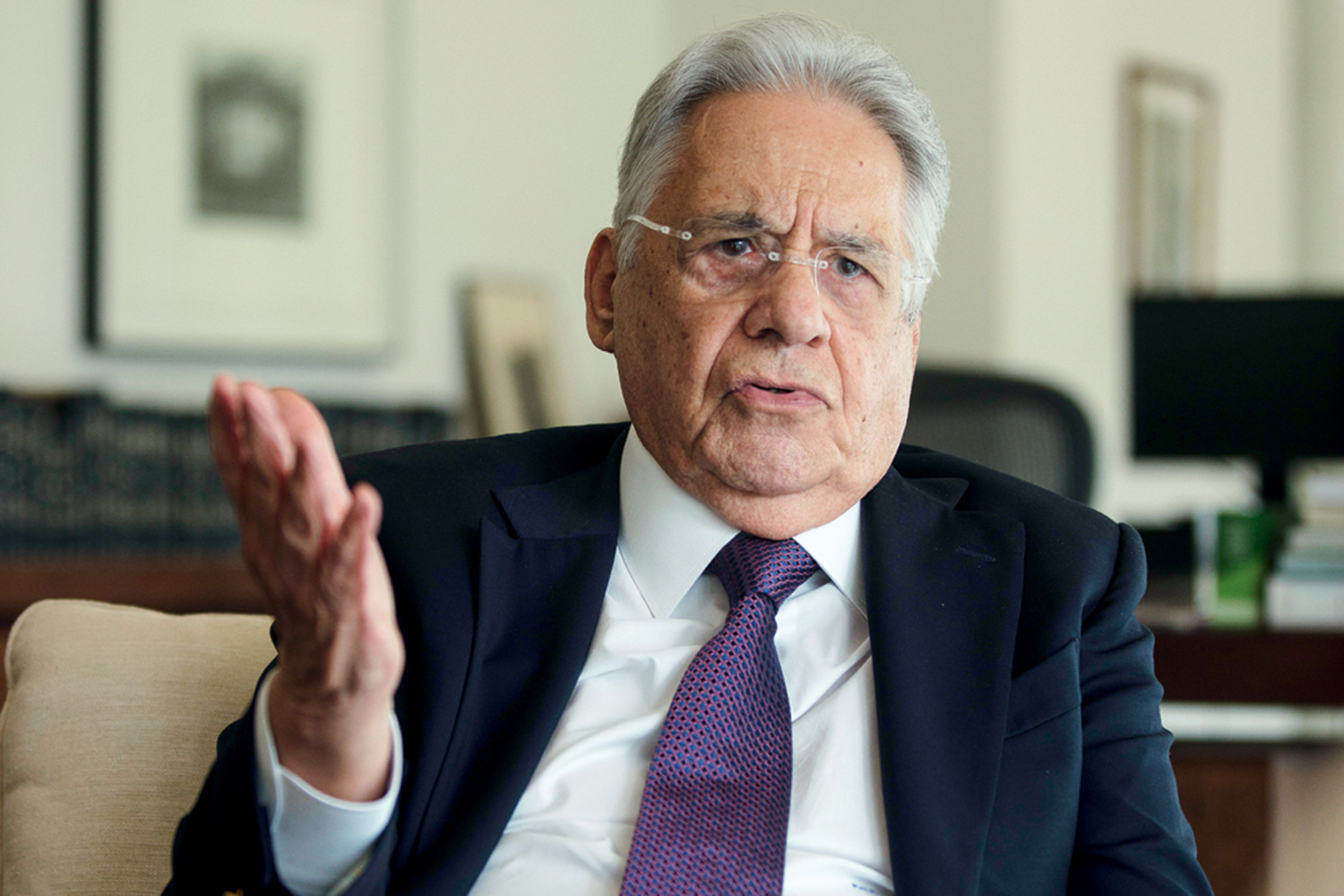 FHC: "Espero que as Forças Armadas se mantenham fiéis à Constituição"