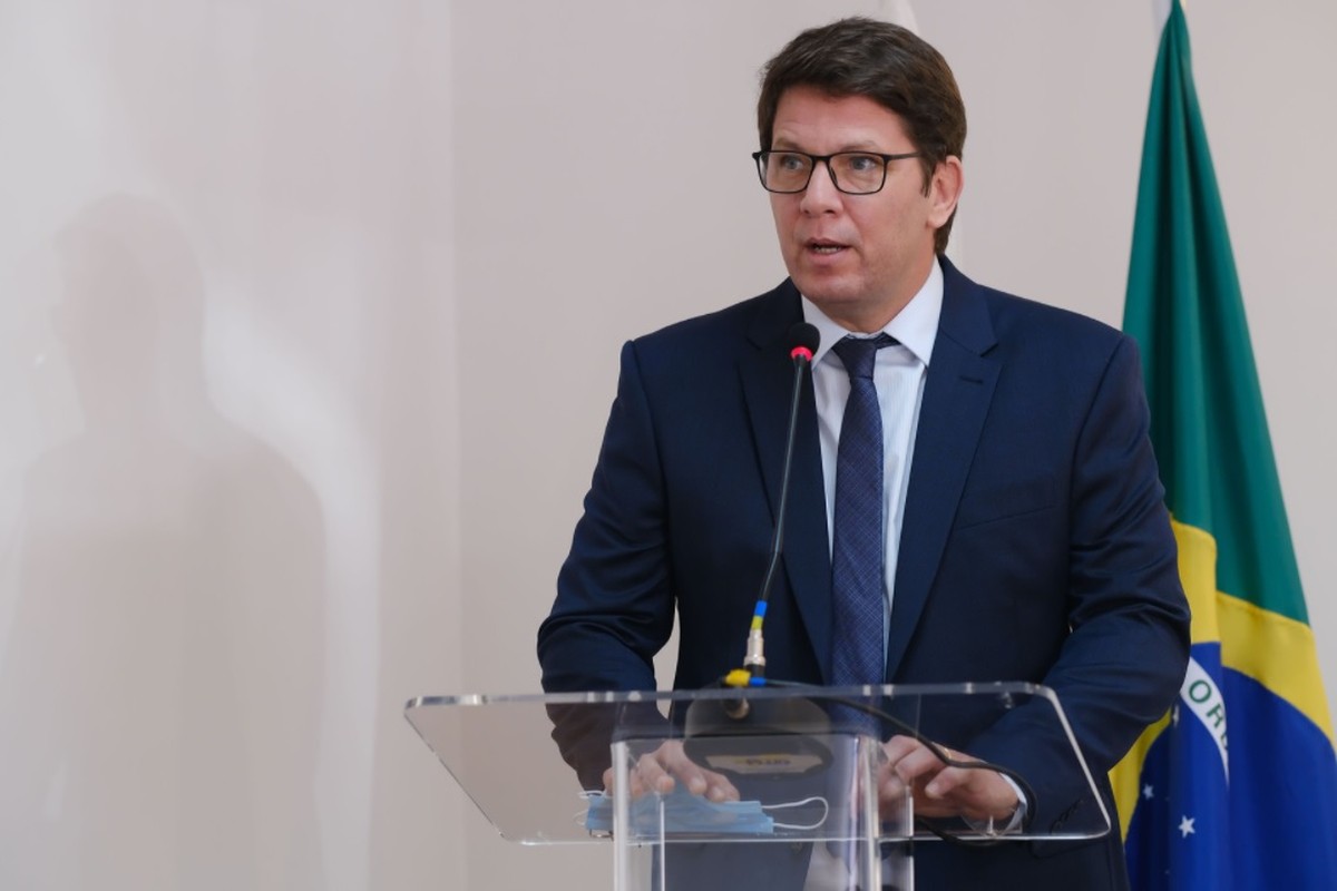 “Esse banheiro todo mundo usa? Mas eu sou o Mario Frias“