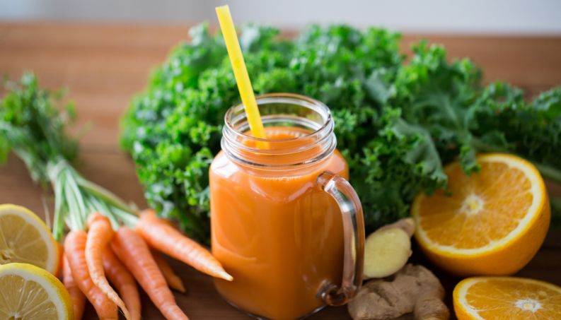 Confira 6 receitas de suco detox ideais para desinchar e limpar o organismo em 2021. (Foto: SHUTTERSTOCK)