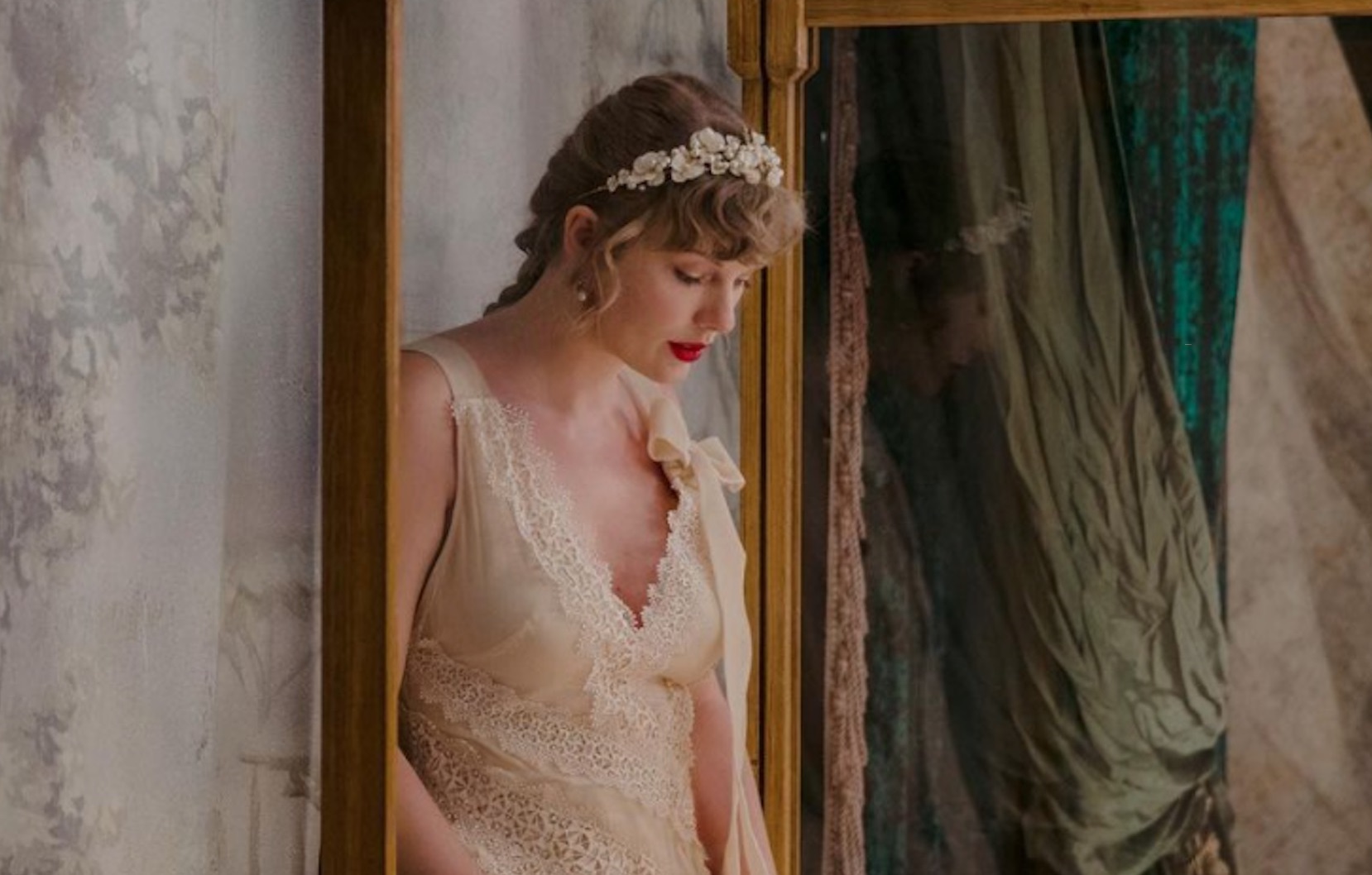 folklore evermore Taylor Swift lançará novo álbum à meia-noite; saiba mais sobre "evermore"