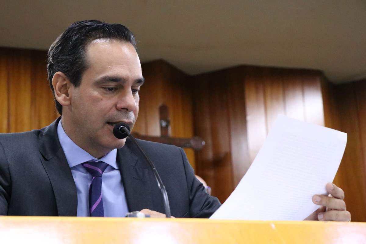 "Perdeu o clima", diz vereador sobre lei que aumenta salários do prefeito e vereadores