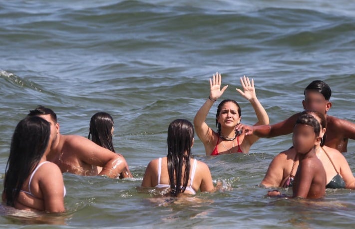 Fotógrafos relatam ameaças após fazerem imagens de Mel Maia