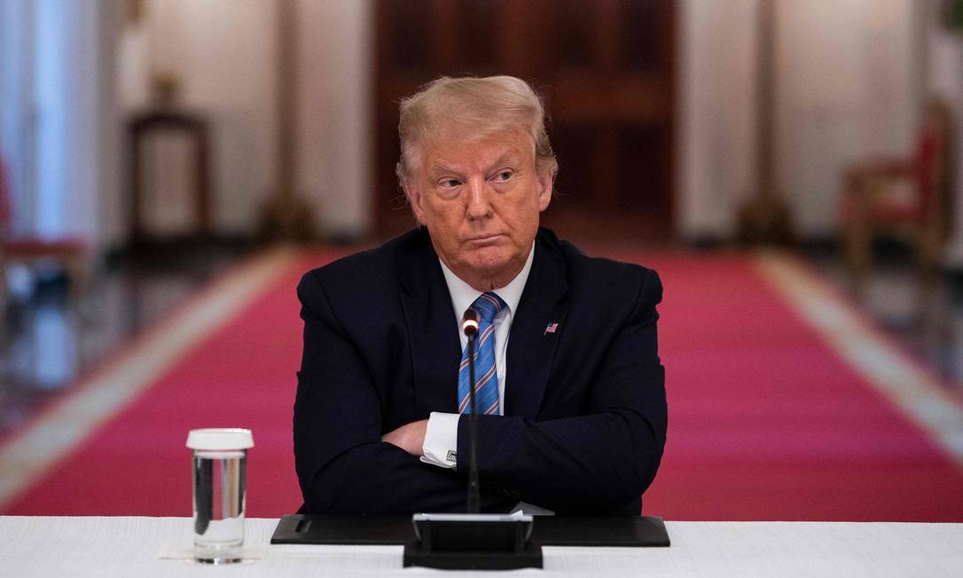 Republicano é investigado por invasão do Capitólio. FBI faz busca na casa de Donald Trump, em escalada contra ex-presidente