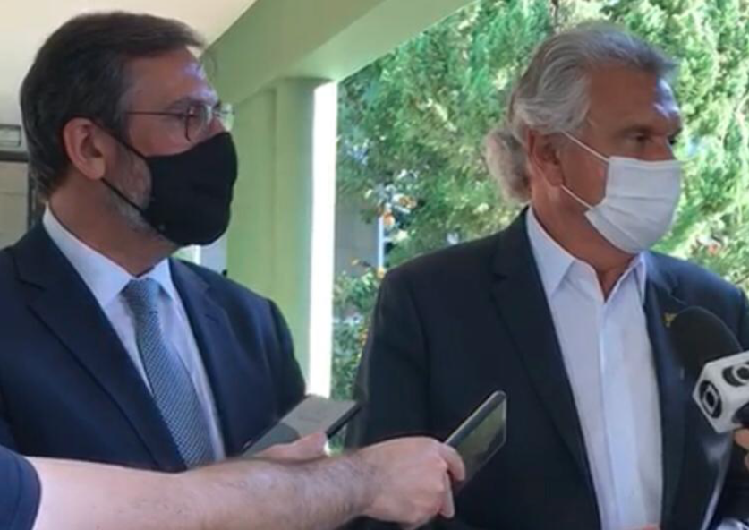 Procurador-geral de Justiça, Aylton Vechi, e o governador Ronaldo Caiado (Foto: Reprodução)