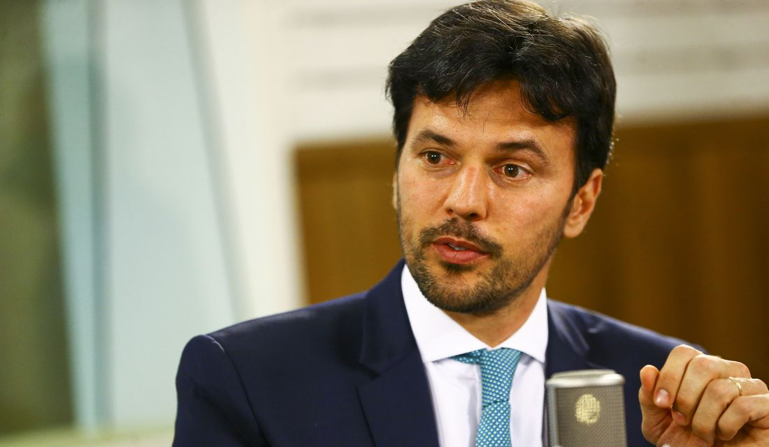 Terceiro de ministro de Bolsonaro deixa cargo para votar em Arthur Lira