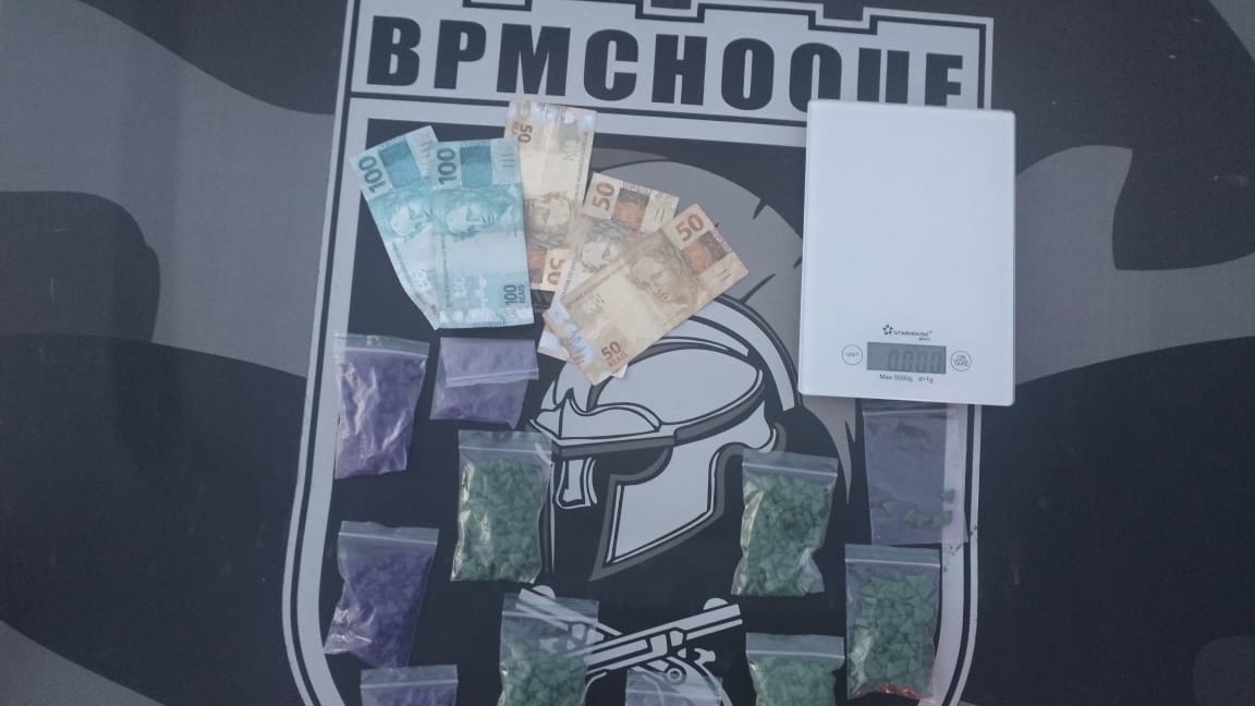 Droga apreendida no setor Conjunto Vera Cruz 2 (Foto: Reprodução / PM)