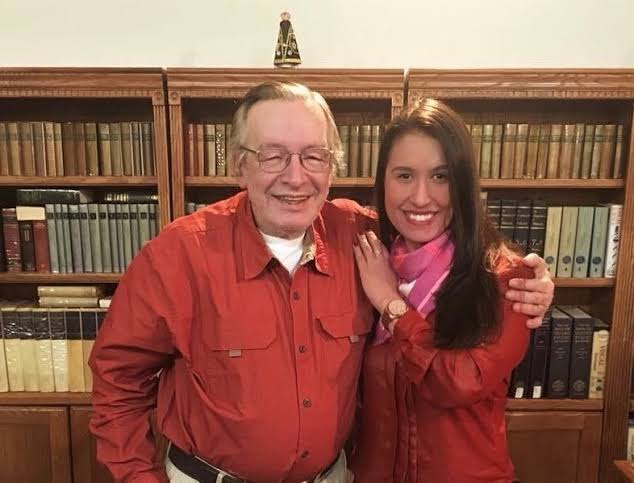 Juíza Ludmila Lins Grillo ao lado de Olavo de Carvalho (Foto: Redes sociais)