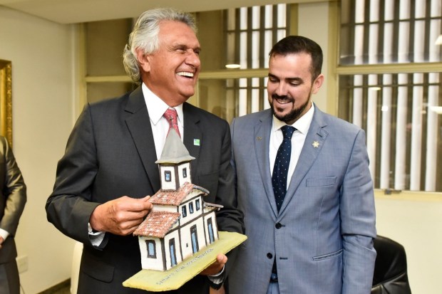 Gustavo convida Caiado para início da vacinação, em Aparecida