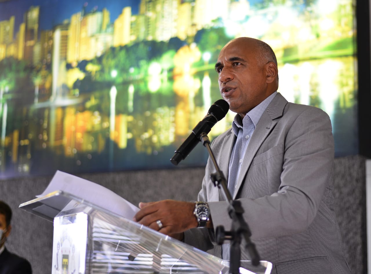 Com morte de Maguito, Rogério assume como prefeito e cargo de vice fica vago