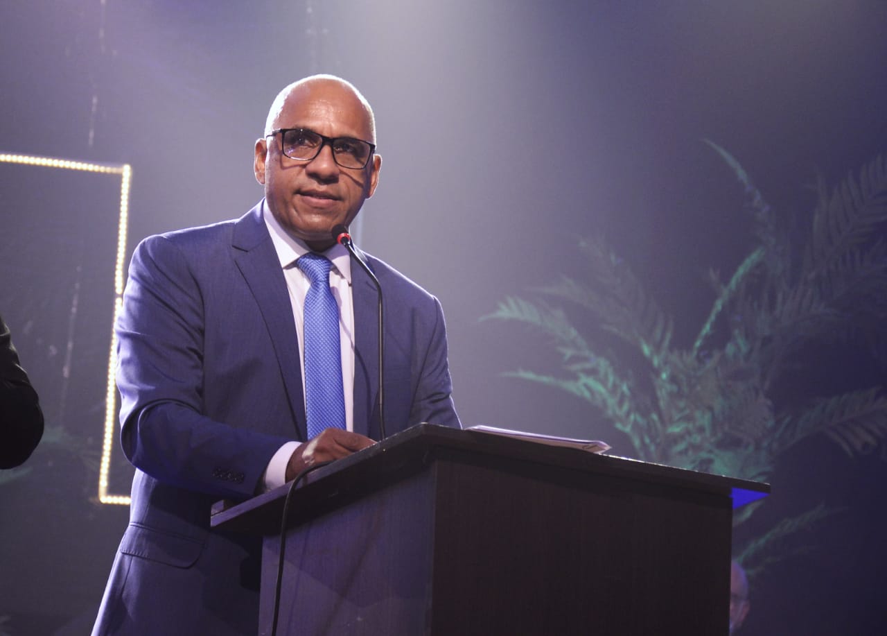 Deputado sugere que prefeito em exercício da capital considere energia solar em prédios públicos